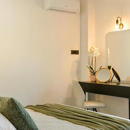 X Luxury * أرغوستولي