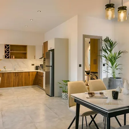 X Luxury أرغوستولي