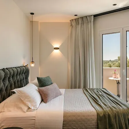 X Luxury * أرغوستولي