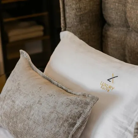 X Luxury * أرغوستولي