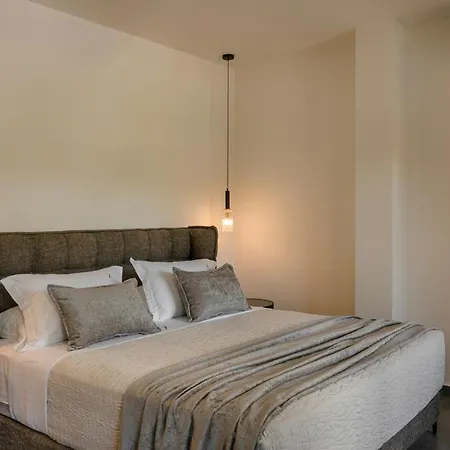 X Luxury * أرغوستولي